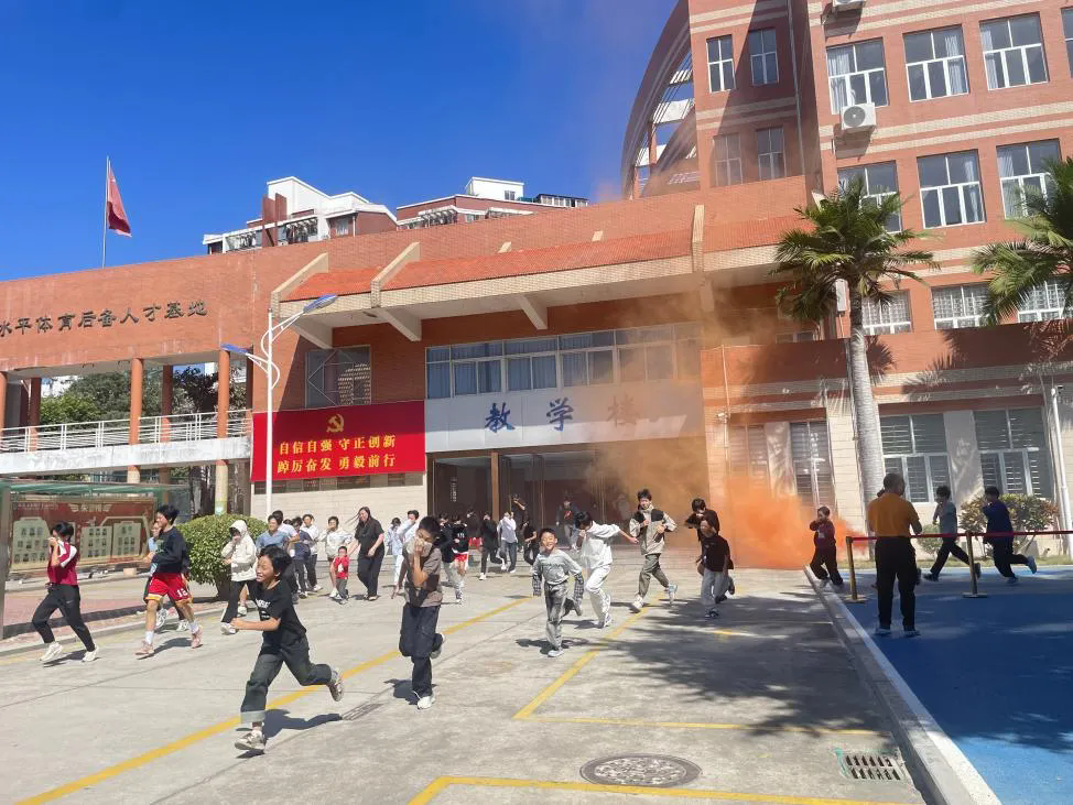 640.webp (1) 640.webp (1)